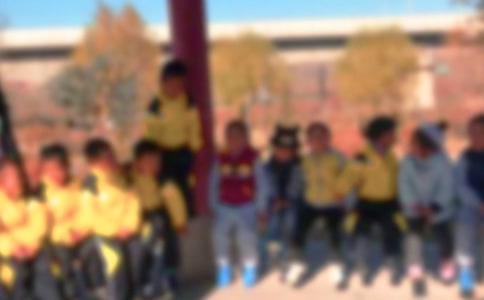 ι½